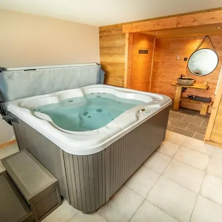 شاليه Chal'heureux, Divin Chalet Neuf 10 P, Jacuzzi *